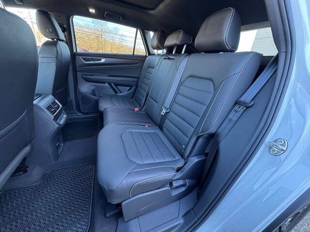 2026 Volkswagen Atlas Cross Sport SEL R-Line Black 4Motion