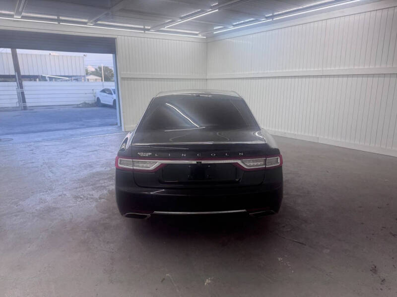 2017 Lincoln Continental Select