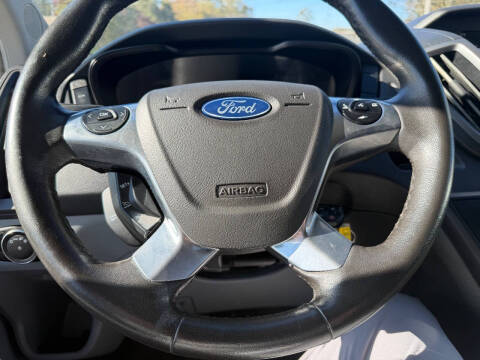 2017 Ford Transit 150 XLT