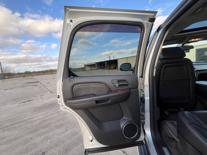 2010 Cadillac Escalade Luxury