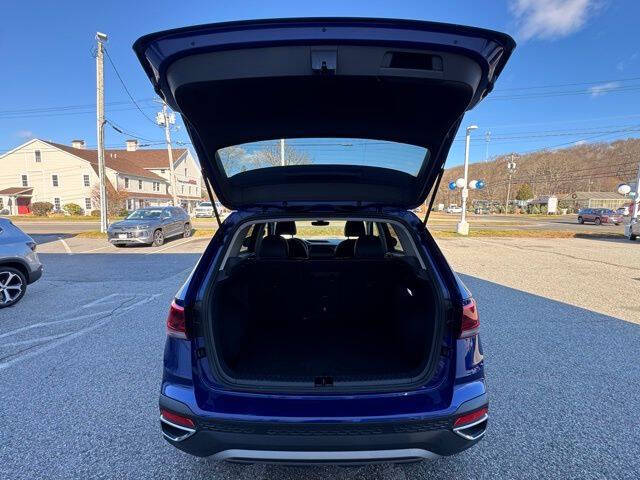 2024 Volkswagen Taos SE 4Motion