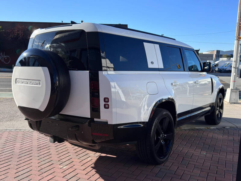 2024 Land Rover Defender 130 P400 X-Dynamic SE