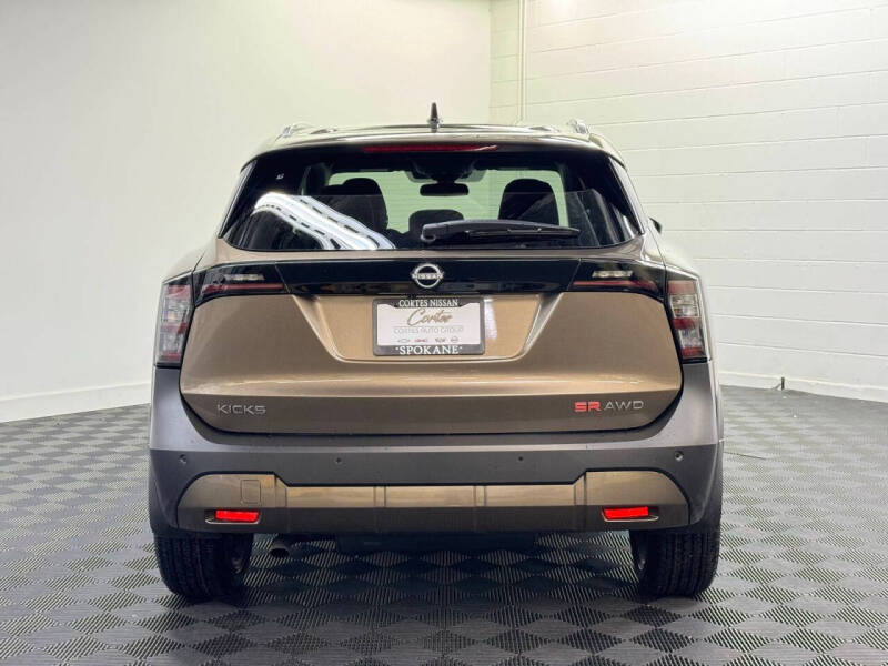 2026 Nissan Kicks SR