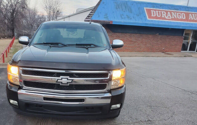 2009 Chevrolet Silverado 1500 for sale at DURANGO AUTO CENTER LLC in Tulsa, OK