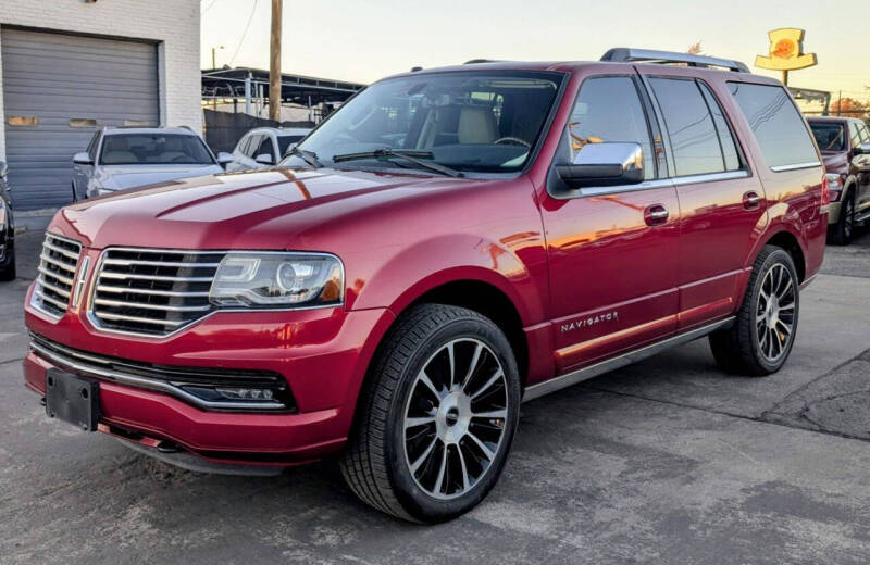 2015 Lincoln Navigator Base's photo