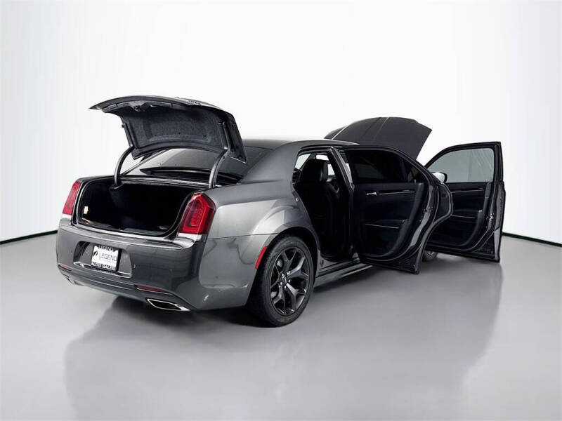 2023 Chrysler 300 Touring L