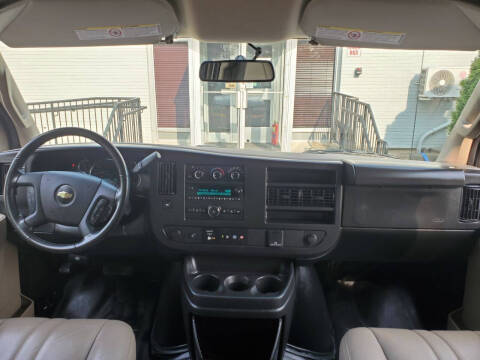 2023 Chevrolet Express 2500