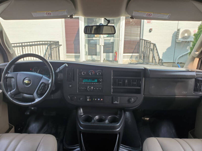 2023 Chevrolet Express 2500