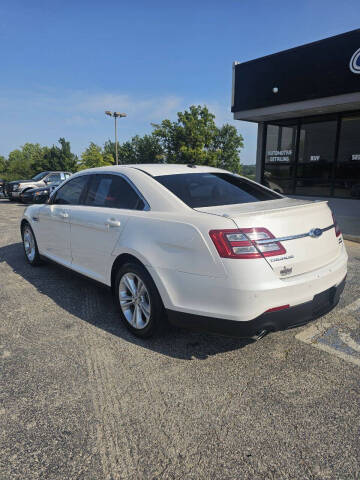 2016 Ford Taurus SEL
