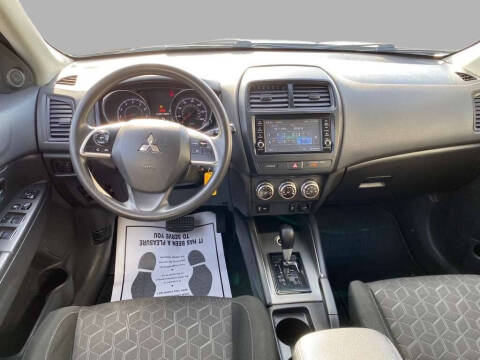 2023 Mitsubishi Outlander Sport ES