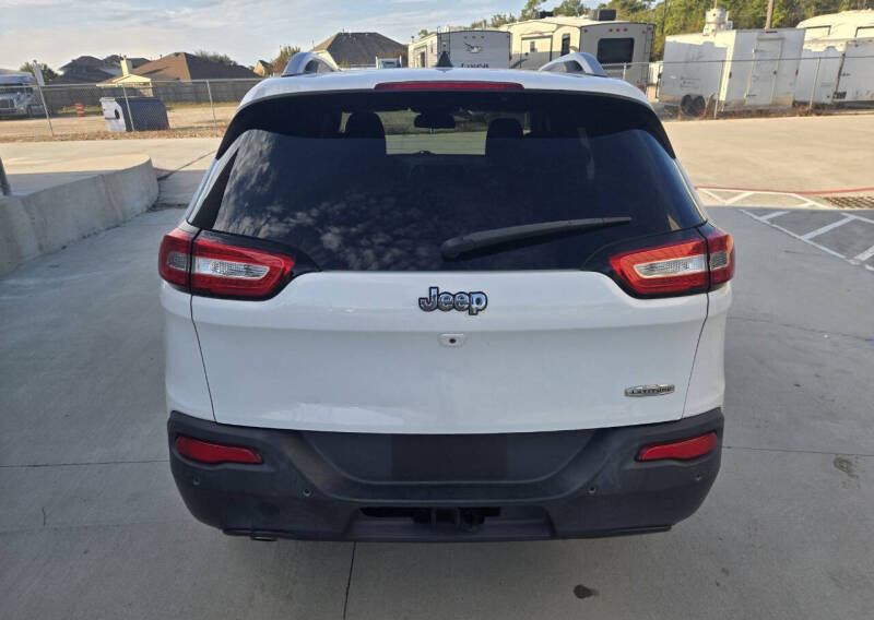 2017 Jeep Cherokee Latitude photo 14