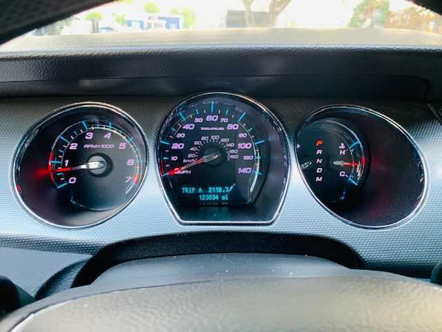 2011 Ford Taurus SEL