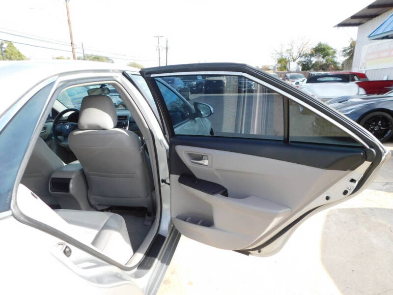 2016 Toyota Camry LE