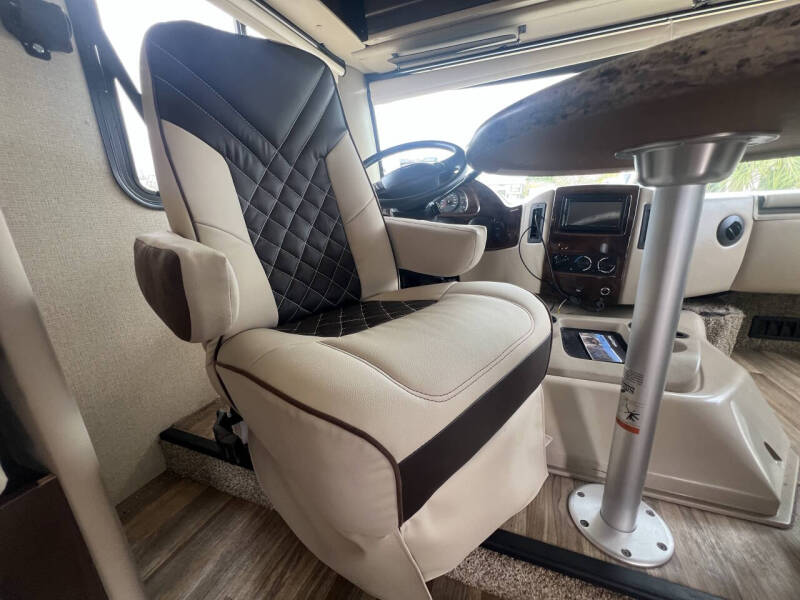 2017 Thor Motor Coach ACE BUNK HOUSE