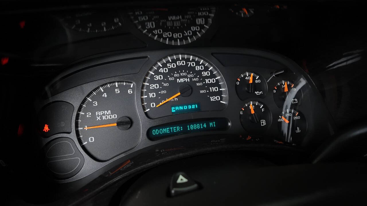 2004 Chevrolet Avalanche 28