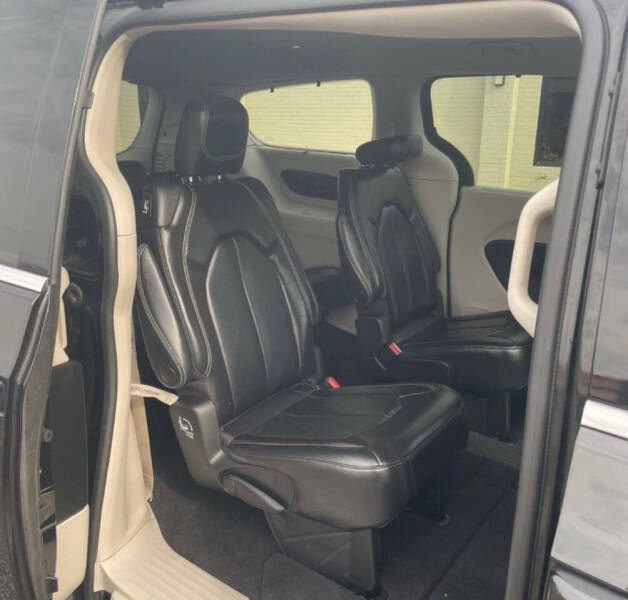 2022 Chrysler Pacifica Touring L