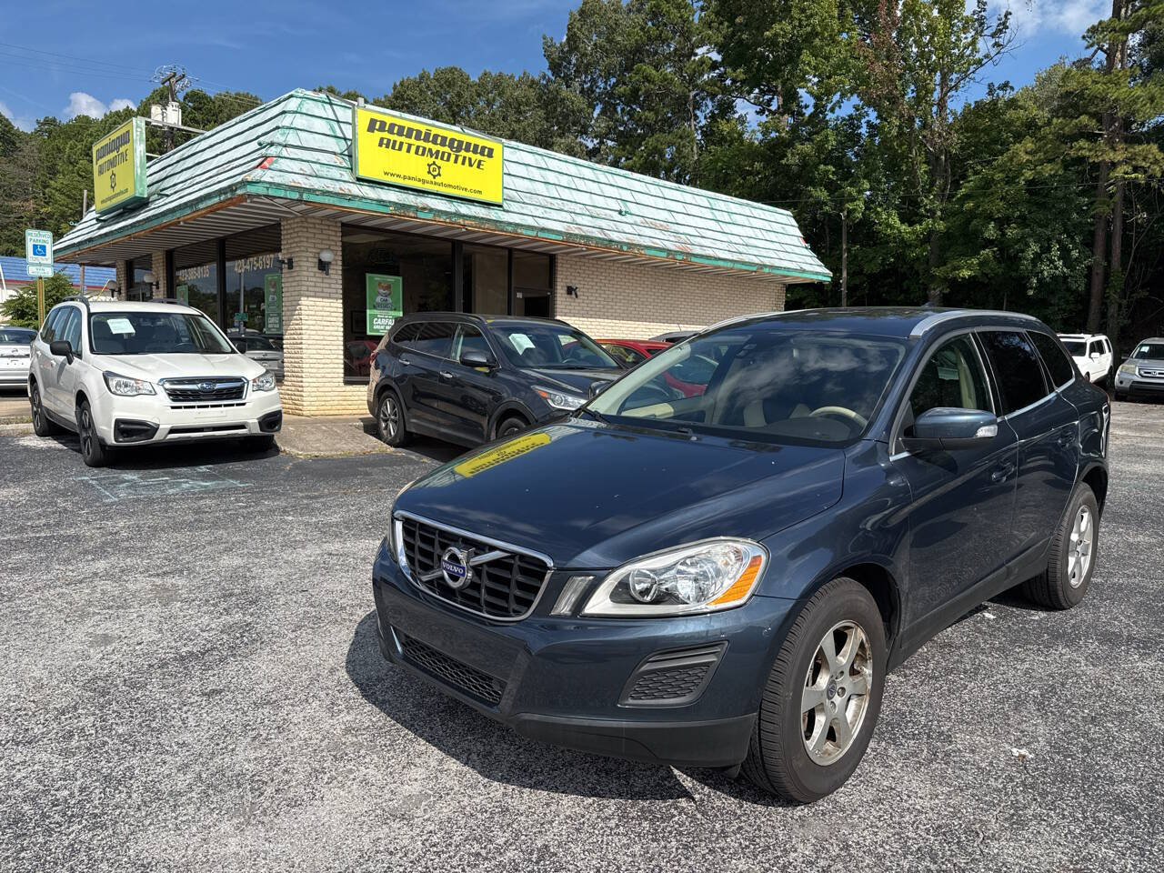Blue 2011 Volvo XC60 3.2 R-Design 3.2 R-Design 4dr SUV 1