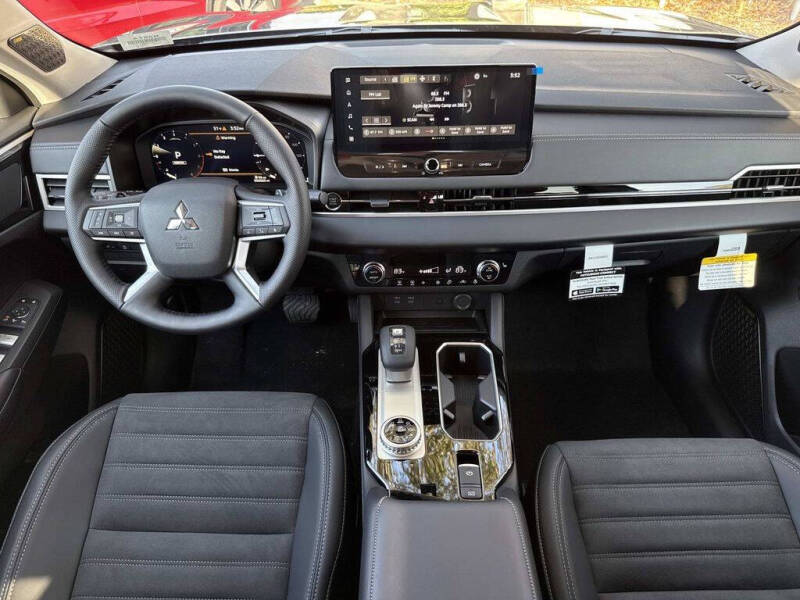 2026 Mitsubishi Outlander SE