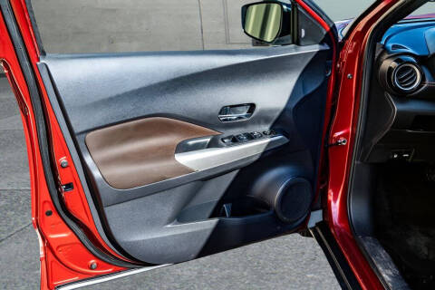 2020 Nissan Kicks SR