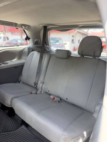 2014 Toyota Sienna Limited 7-Passenger