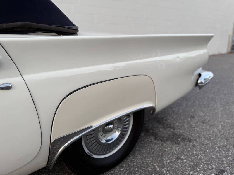 1957 Ford Thunderbird