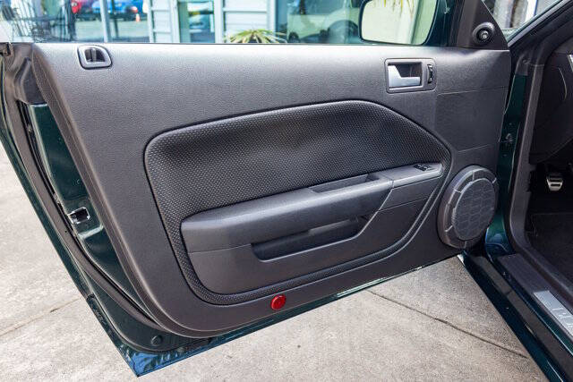 2008 Ford Mustang 10