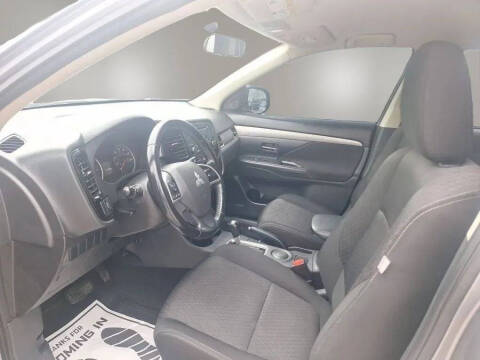 2015 Mitsubishi Outlander ES