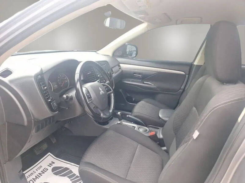 2015 Mitsubishi Outlander ES