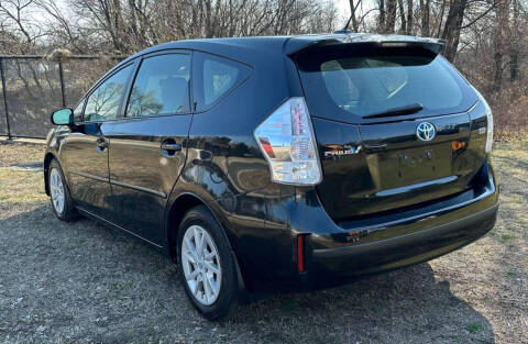 2012 Toyota Prius v Three