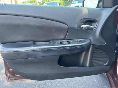 2013 Chrysler 200 LX