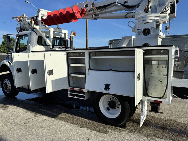 2017 Freightliner M2 106