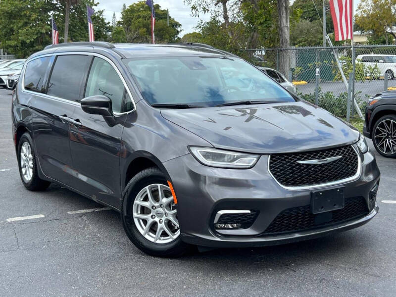 2022 Chrysler Pacifica Touring L