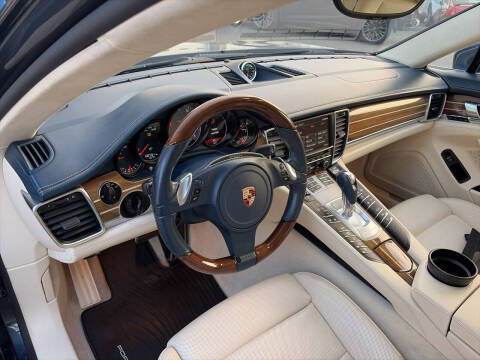 2012 Porsche Panamera 4S