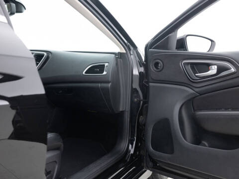 2017 Chrysler 200 Limited Platinum