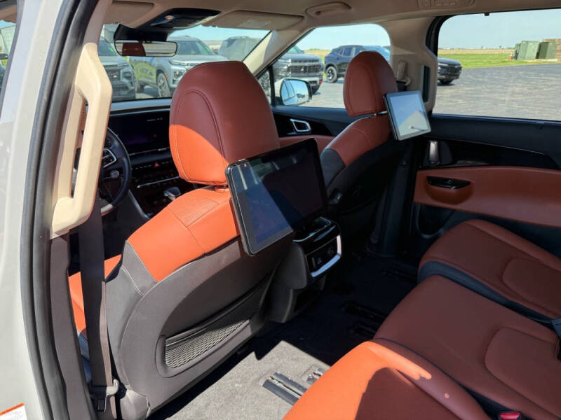 2024 Kia Carnival SX