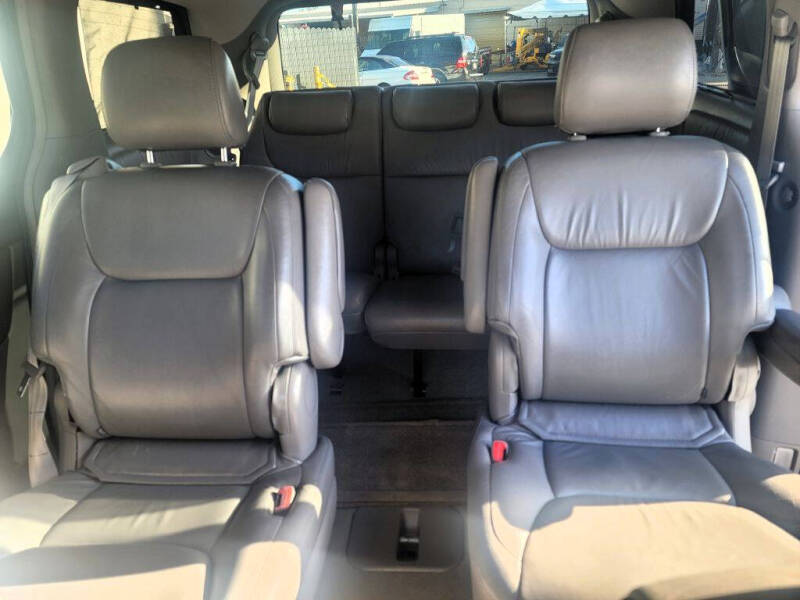 2004 Toyota Sienna