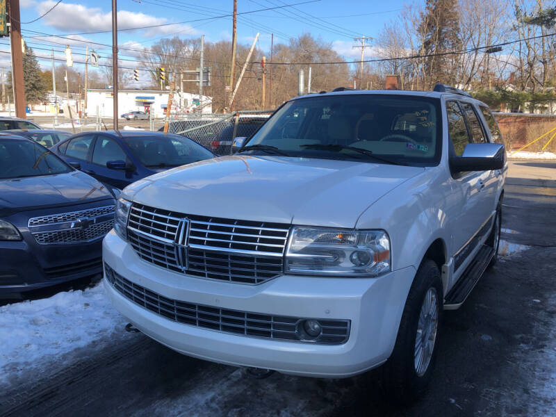 2009 Lincoln Navigator for sale at Six Brothers Mega Lot in Youngstown OH