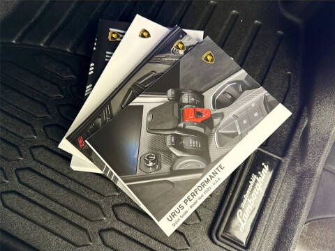 2023 Lamborghini Urus Performante