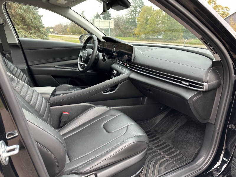 2024 Hyundai Elantra Limited