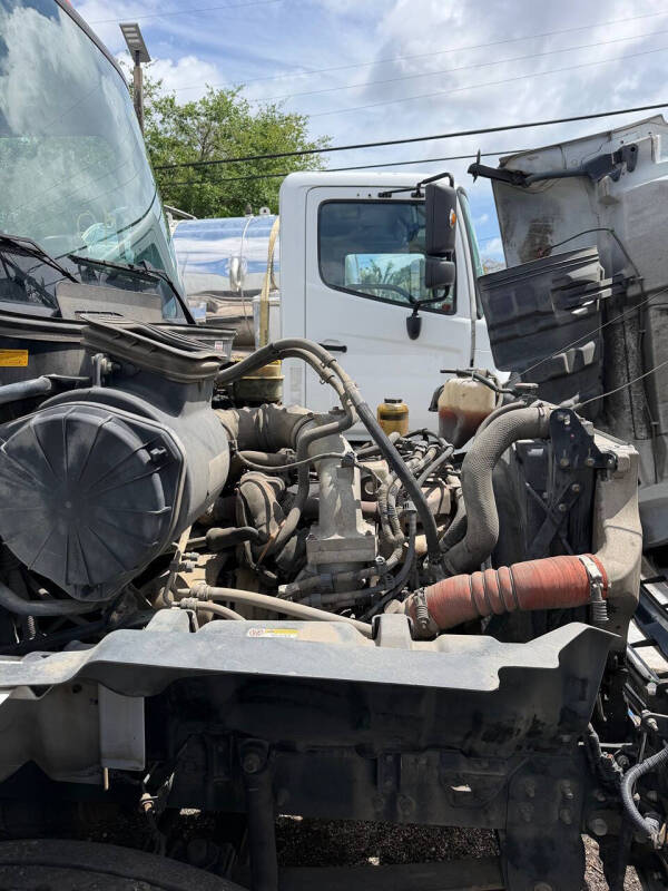 2019 Hino 268
