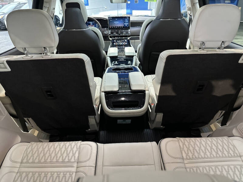 2024 Lincoln Navigator Black Label