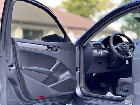 2018 Volkswagen Passat 2.0T R-Line