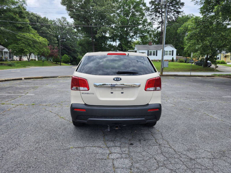 2011 Kia Sorento LX