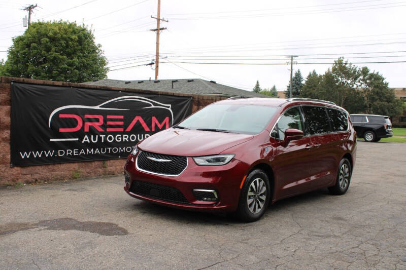 2021 Chrysler Pacifica Hybrid for sale at Dream Auto Group in Shelby Township MI