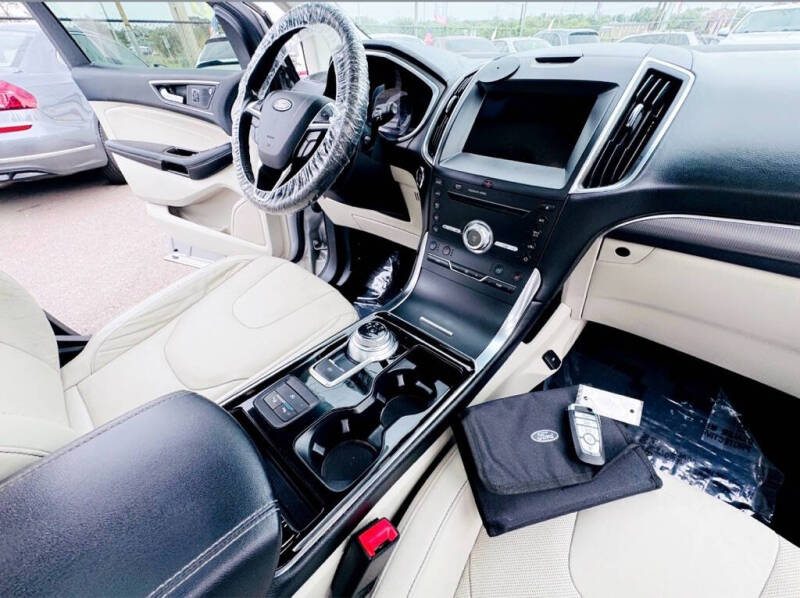2019 Ford Edge Titanium