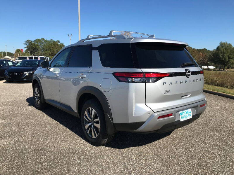 2025 Nissan Pathfinder SL