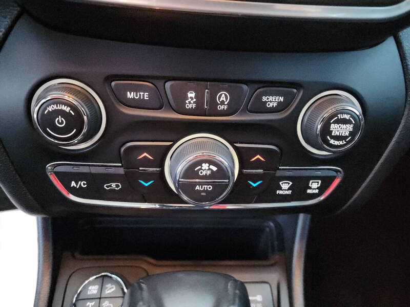 2022 Jeep Cherokee Trailhawk