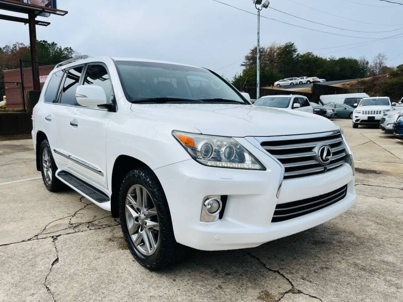 2013 Lexus LX 570 photo 4