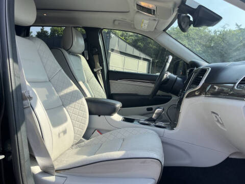 2017 Jeep Grand Cherokee Summit