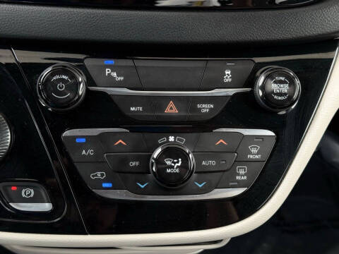 2018 Chrysler Pacifica Hybrid Touring Plus